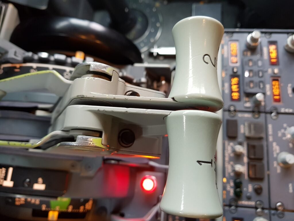 B737